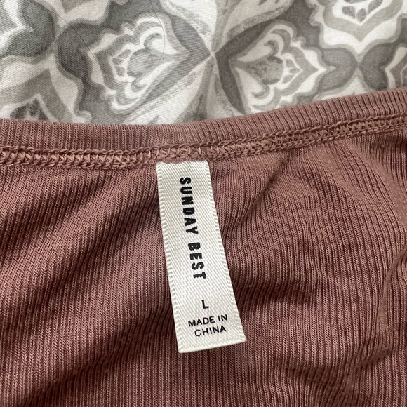 Sunday Best - Aritzia Top - Tank - Picture 4 of 5